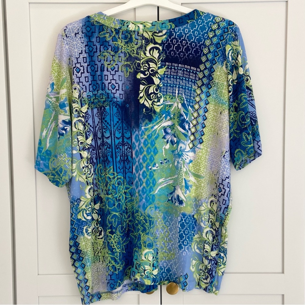 Belle by Kim Gravel Blue Green Patterned V-Neck Blouse - Picture 6 of 8
